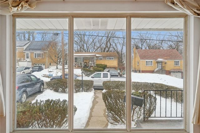 7867 Mark Dr, Penn Hills, PA 15147