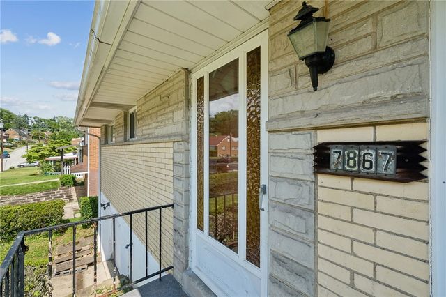 7867 Mark Dr, Penn Hills, PA 15147