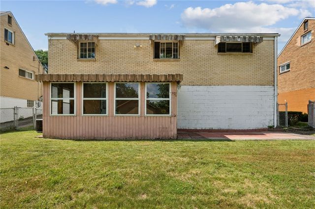 7867 Mark Dr, Penn Hills, PA 15147