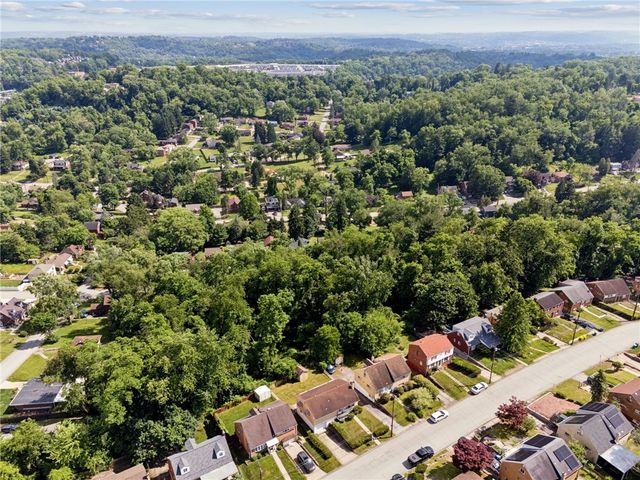 7867 Mark Dr, Penn Hills, PA 15147