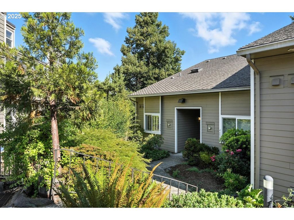 4658 Sw COMUS Pl, Portland, OR 97219
