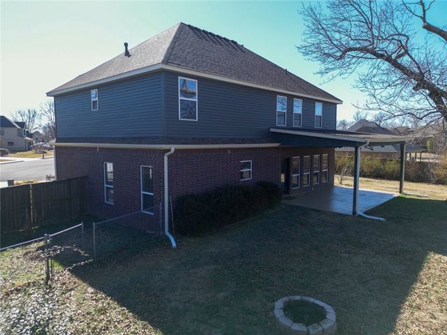 22 Blue Stem Lane, Bentonville, AR 72712