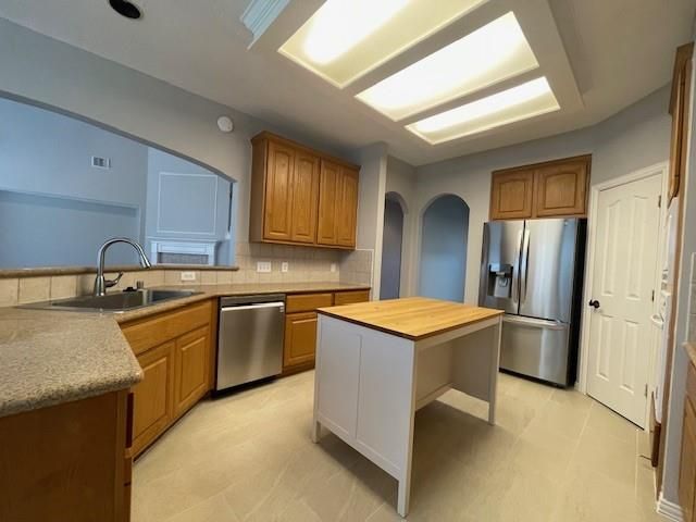 8519 Babbling Brook Court, Sugar Land, TX 77479