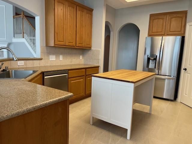 8519 Babbling Brook Court, Sugar Land, TX 77479