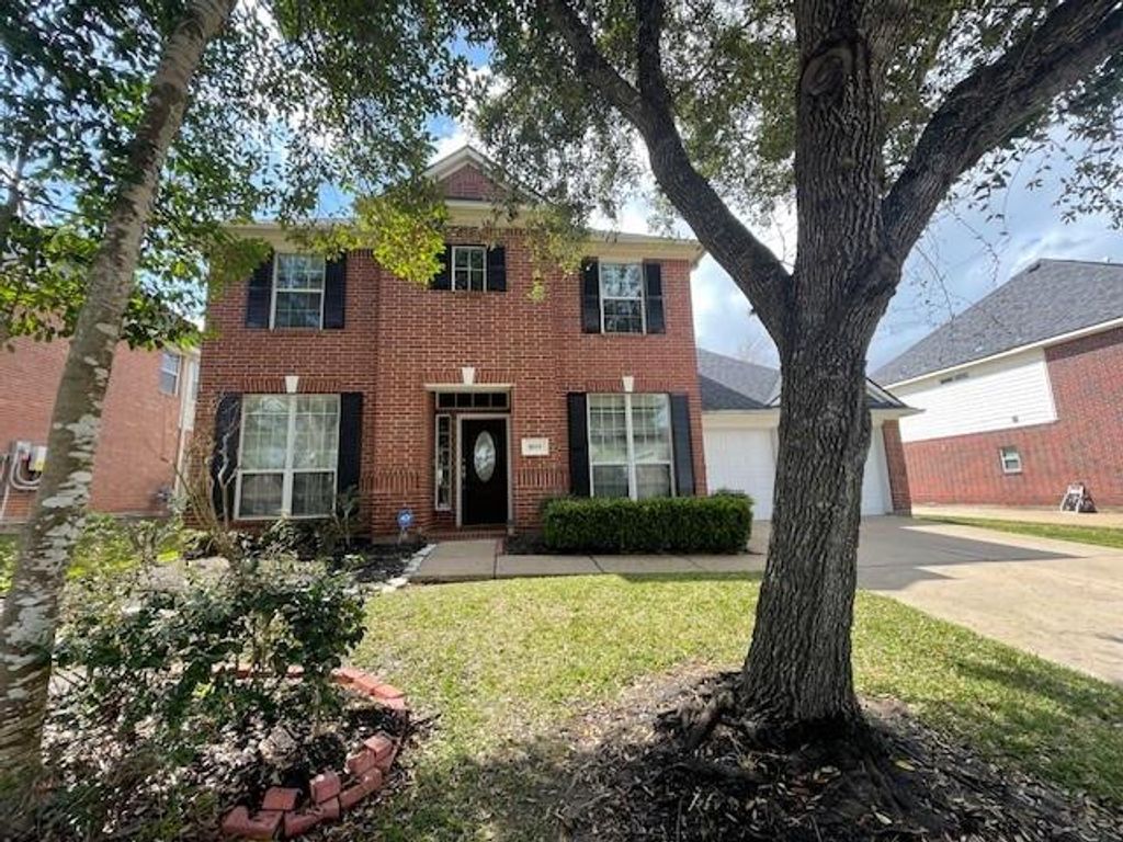 8519 Babbling Brook Court, Sugar Land, TX 77479