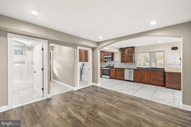 44 RAVENWOOD DR, Fredericksburg, VA 22406