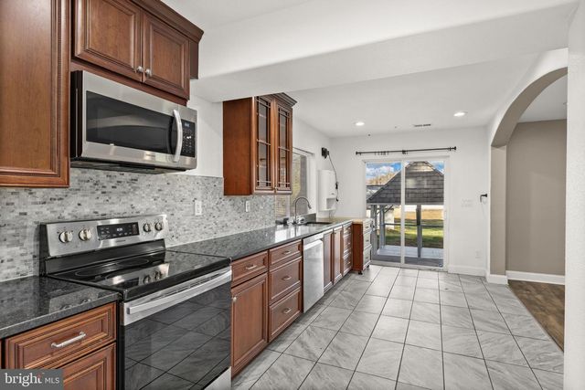 44 RAVENWOOD DR, Fredericksburg, VA 22406