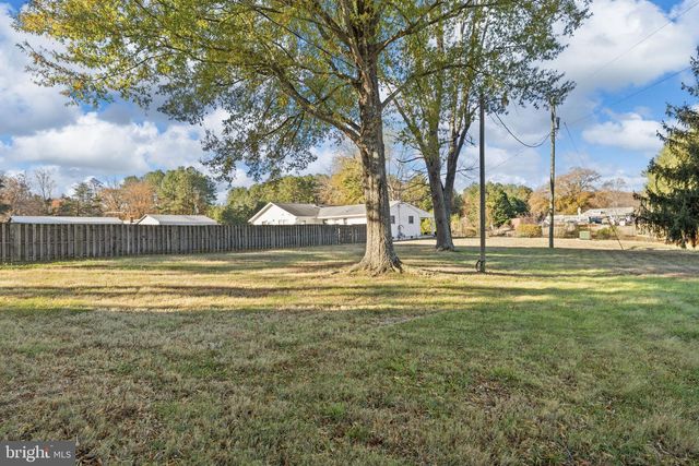 44 RAVENWOOD DR, Fredericksburg, VA 22406