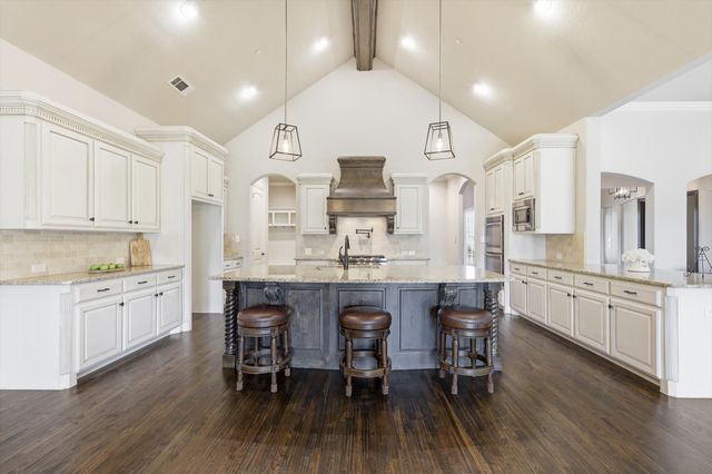 328 Sedona Falls Drive, Sunnyvale, TX 75182