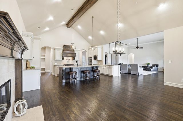 328 Sedona Falls Drive, Sunnyvale, TX 75182