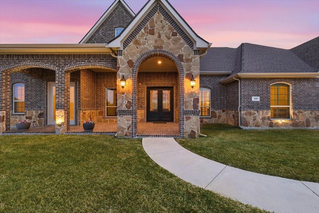 328 Sedona Falls Drive, Sunnyvale, TX 75182