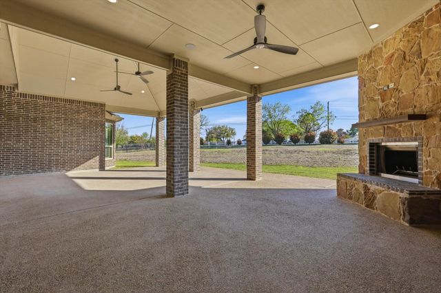 328 Sedona Falls Drive, Sunnyvale, TX 75182