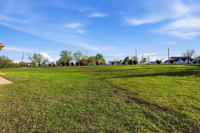 328 Sedona Falls Drive, Sunnyvale, TX 75182