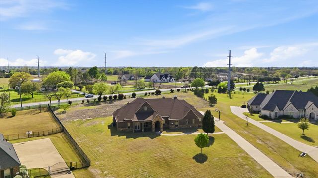 328 Sedona Falls Drive, Sunnyvale, TX 75182