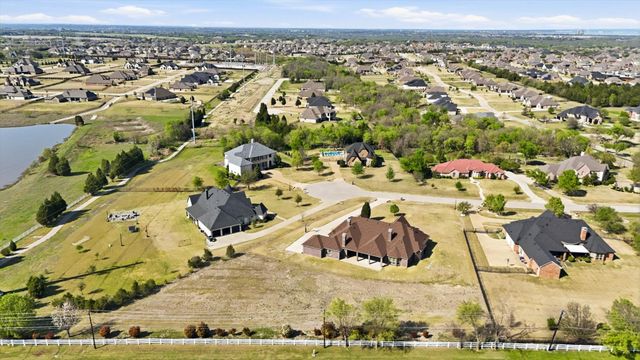 328 Sedona Falls Drive, Sunnyvale, TX 75182