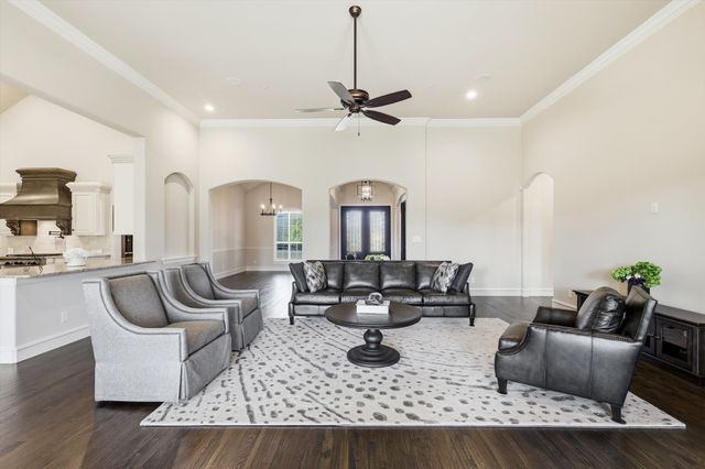 328 Sedona Falls Drive, Sunnyvale, TX 75182