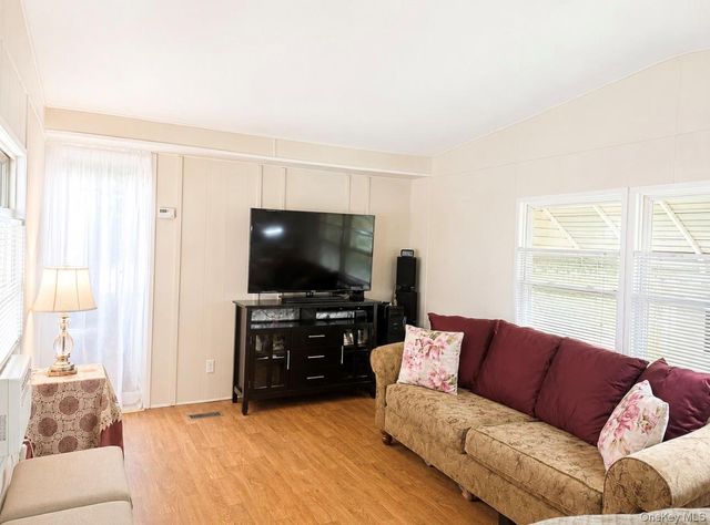 658-H8 Sound Avenue, Calverton, NY 11933
