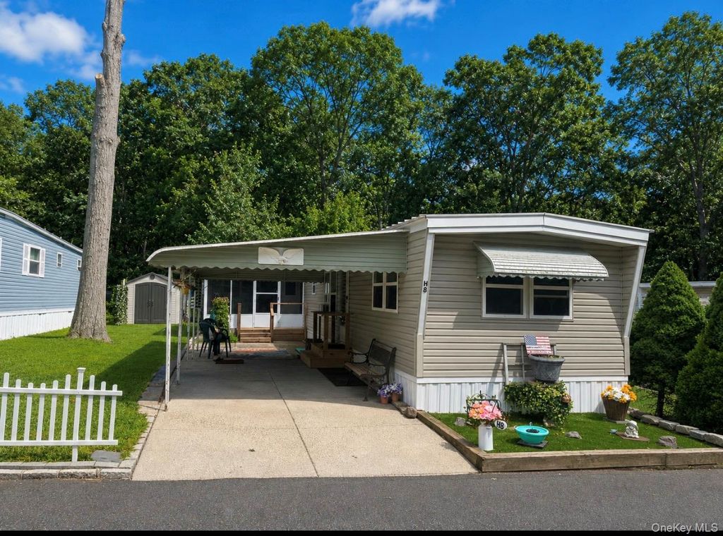 658-H8 Sound Avenue, Calverton, NY 11933