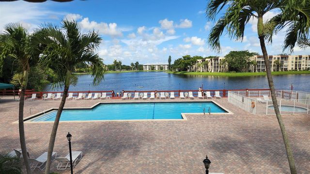 1502 Whitehall Drive 403, Davie, FL 33324