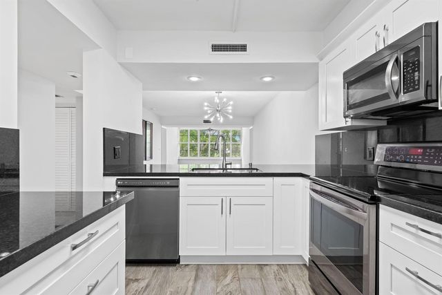 1502 Whitehall Drive 403, Davie, FL 33324