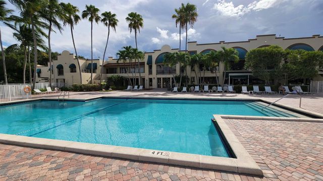 1502 Whitehall Drive 403, Davie, FL 33324