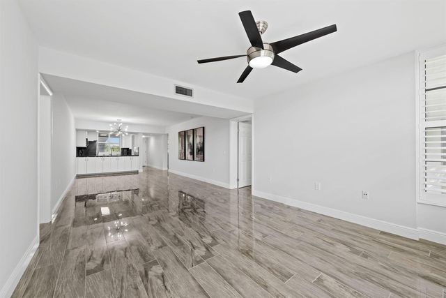 1502 Whitehall Drive 403, Davie, FL 33324