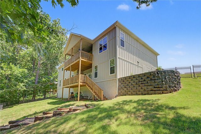 2055 Collins Drive, Pea Ridge, AR 72751