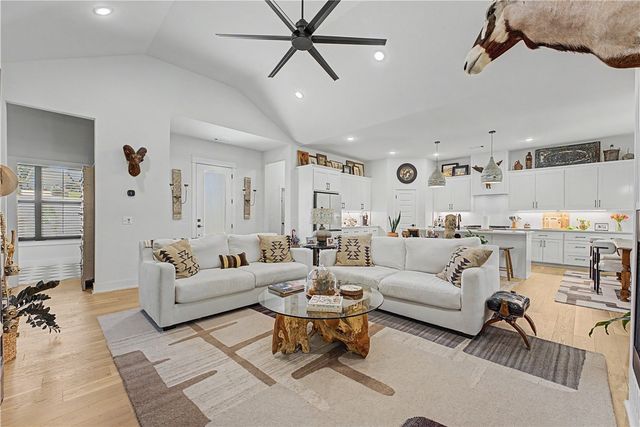 2055 Collins Drive, Pea Ridge, AR 72751