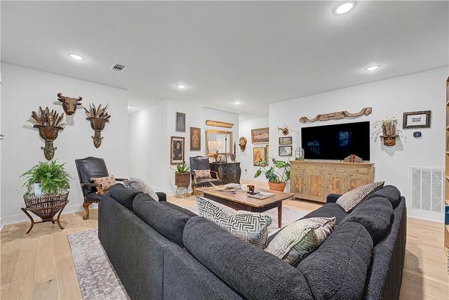2055 Collins Drive, Pea Ridge, AR 72751