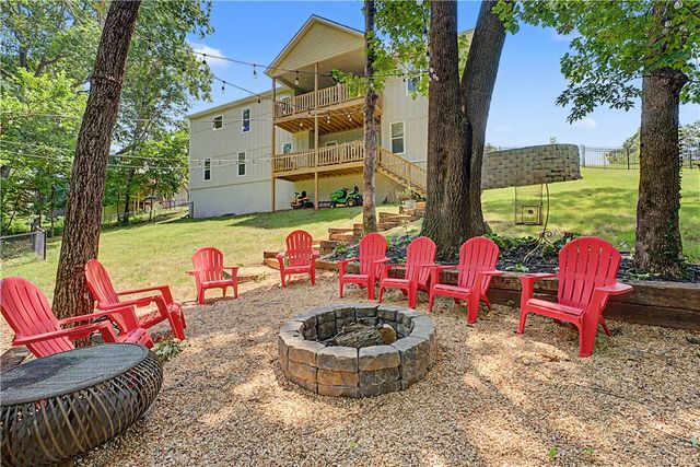 2055 Collins Drive, Pea Ridge, AR 72751
