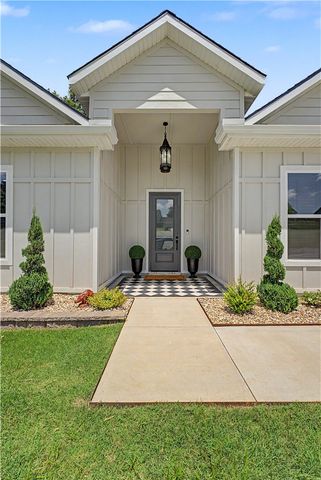 2055 Collins Drive, Pea Ridge, AR 72751
