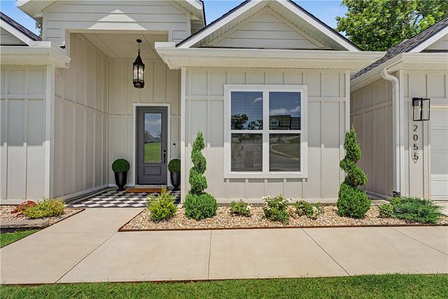 2055 Collins Drive, Pea Ridge, AR 72751