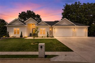 2055 Collins Drive, Pea Ridge, AR 72751
