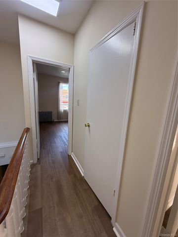 868 Morris Park Avenue, Bronx, NY 10462