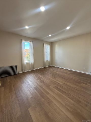 868 Morris Park Avenue, Bronx, NY 10462