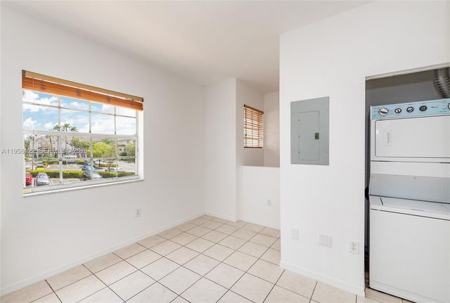 5610 NW 114th Pl 218, Doral, FL 33178