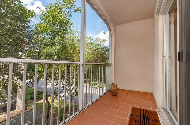 5610 NW 114th Pl 218, Doral, FL 33178