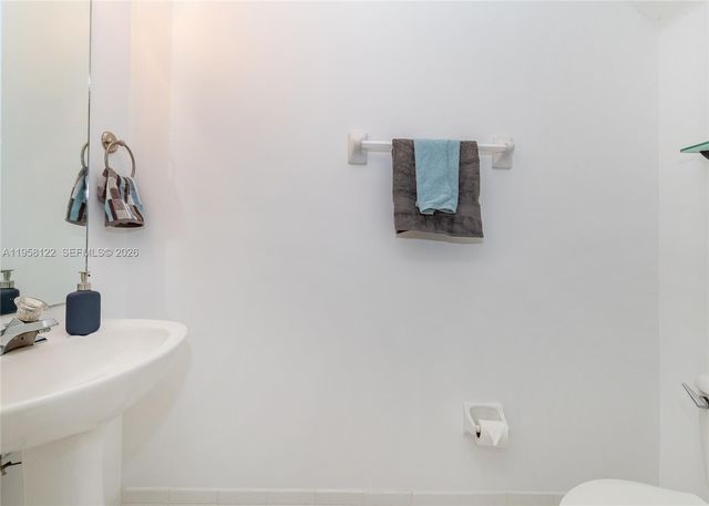 5610 NW 114th Pl 218, Doral, FL 33178