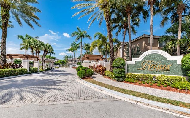 5610 NW 114th Pl 218, Doral, FL 33178