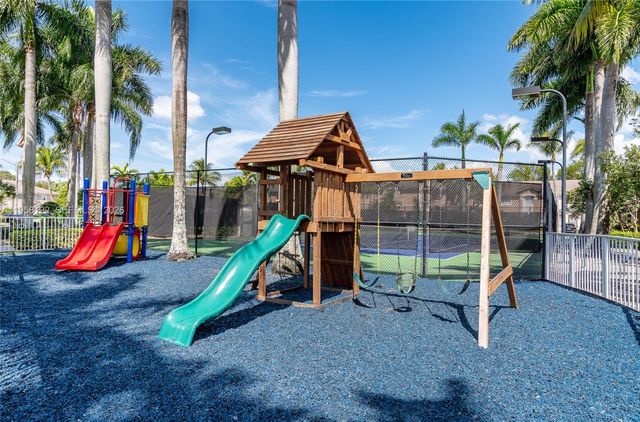 5610 NW 114th Pl 218, Doral, FL 33178