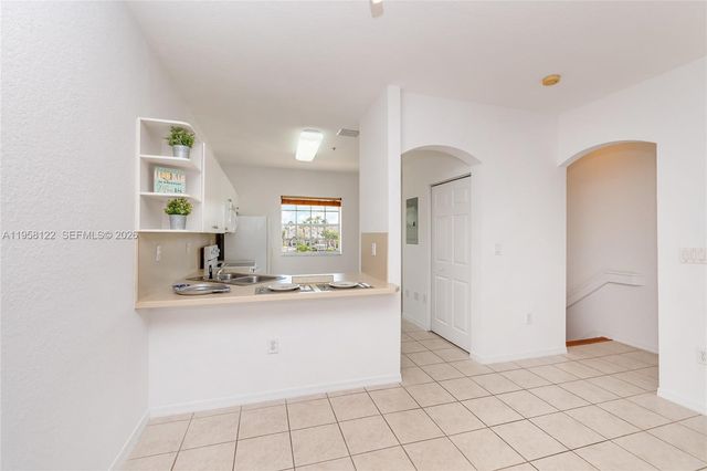 5610 NW 114th Pl 218, Doral, FL 33178