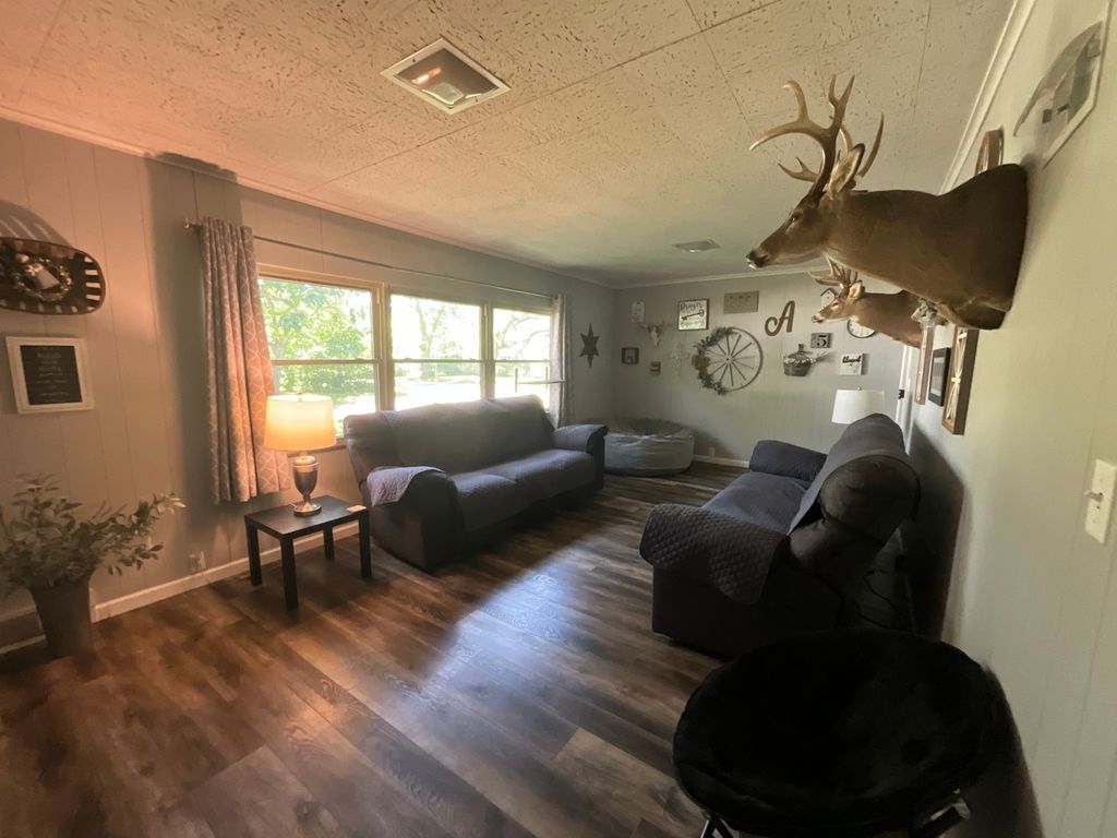 Image 12 of property listing at 1125 S Maple Street, Centralia, IL 62801