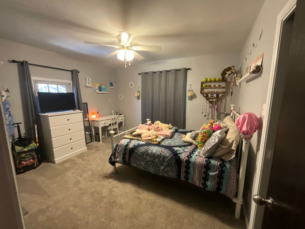 Image 14 of property listing at 1125 S Maple Street, Centralia, IL 62801