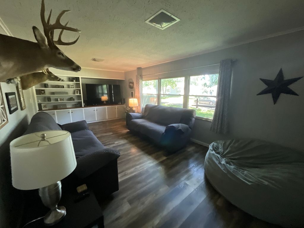 Image 7 of property listing at 1125 S Maple Street, Centralia, IL 62801