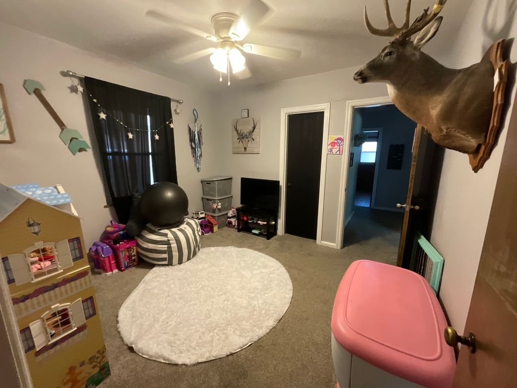 Image 8 of property listing at 1125 S Maple Street, Centralia, IL 62801