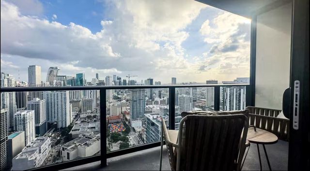 159 NE 6th St 4612, Miami, FL 33132