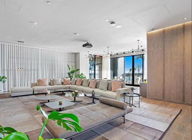 159 NE 6th St 4612, Miami, FL 33132