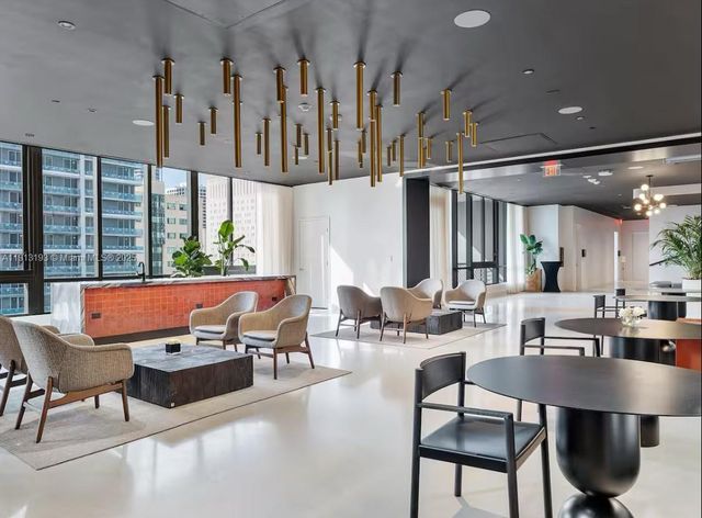 159 NE 6th St 4612, Miami, FL 33132