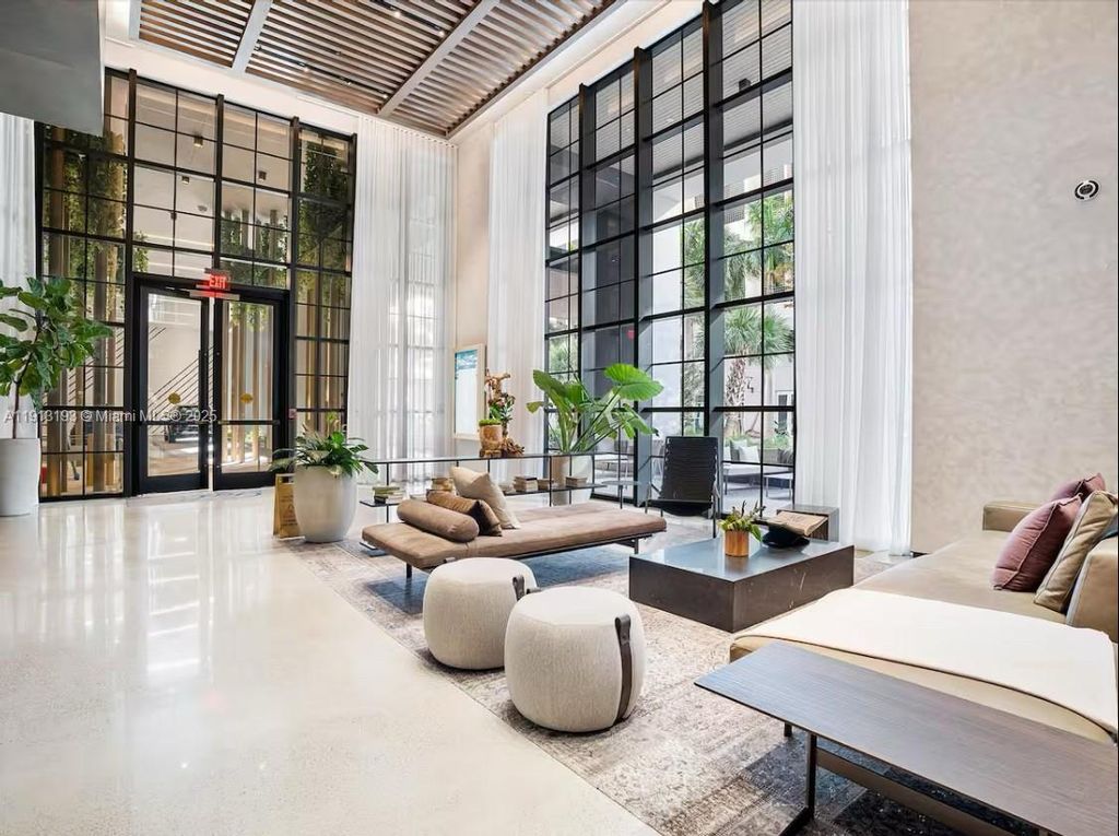 159 NE 6th St 4612, Miami, FL 33132