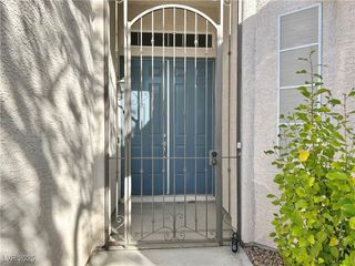 8516 Bandits Bluff Avenue, Las Vegas, NV 89143